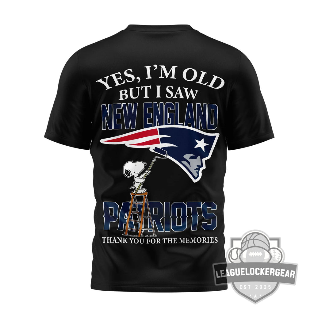 New England Patriots Snoopy Yes I'm Old But I Saw Patriots Greatness T-Shirt - LeagueLockerGear
